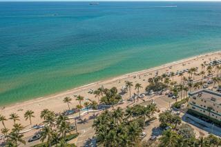 Beach Condo King Bed Lush Patio w BBQ Birch Key Five - Fort Lauderdale - 3
