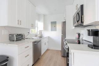 Beach Condo King Bed Lush Patio w BBQ Birch Key Four - Fort Lauderdale - 5