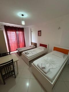 Hotel Comfort - Shëngjin - 8