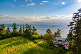 Maxwelton Aerie Bluffside Retreat w Sweeping Puget Sound Views Firepit - 0