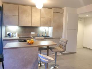 Modern Top-Floor Apartment with Terrace, Pool & Free Private Parking - Roquebrune-Cap-Martin - 1