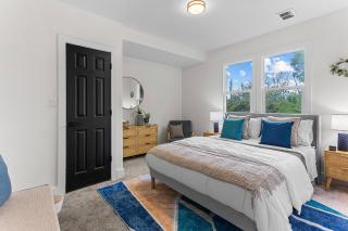 New! Modern 4BDRM near Downtown, pet-friendly - Detroit - 1