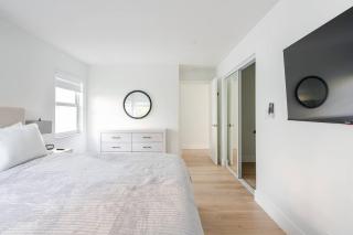 Beach Condo King Bed Lush Patio w BBQ Birch Key Three - Fort Lauderdale - 2