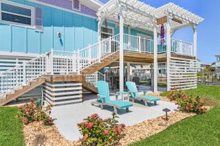320 Bayland Breeze: Pet-friendly 2BR w/ Water Views! - Fort Myers Beach - 8