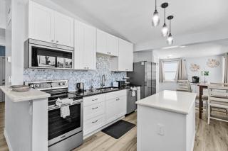 185 Hibiscus Hideaway: 3-bedroom home in Fort Myers Beach, just steps from the beach. - Fort Myers Beach - 9