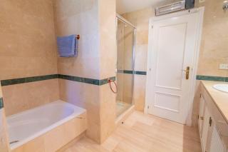 HP103 - Spacious 2 bed ground floor - Marbella - 2