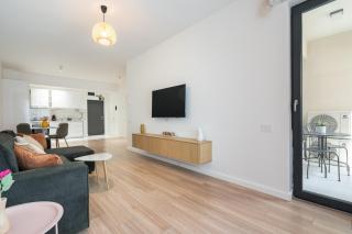 Luna Loft 1BR with Parking - 4
