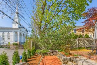 Charming 4BR Victorian Mystic Downtown - Groton - 4