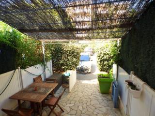 T2 duplex dans résidence sécurisée, parking privé, piscine, climatisation, internet - La Seyne-sur-Mer - 9
