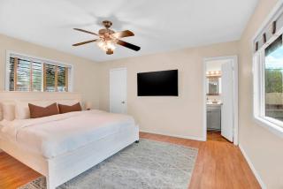2BR 2BA Cozy Bungalow with Backyard in Montclaire - Zilker Area - Austin - 5
