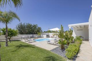 Villa Andromeda by Villa Plus - Santa Maria del Focallo - 3