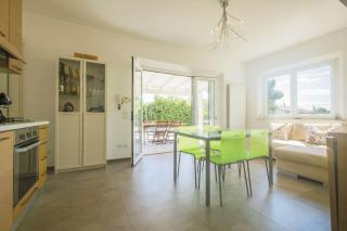 735 - Villa quadrilocale nuova, al Taunus con portico, giardino e piscina privata - Climatizzata, SPIAGGIA inclusa nel prezzo - Numana - 7