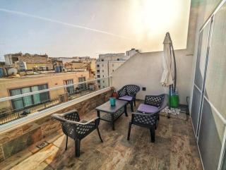 Modern 3 bedroom penthouse with Rooftop views - Taʼ Xbiex - 2