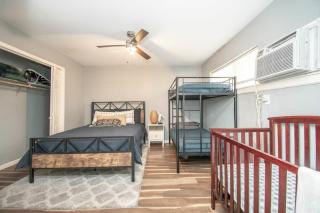 Economy HTX Stay I Sleeps 6 I Parking I MedCenter - Houston - 9