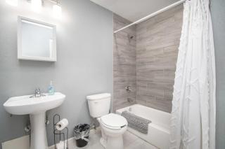 Economy HTX Stay I Sleeps 6 I Parking I MedCenter - Houston - 7
