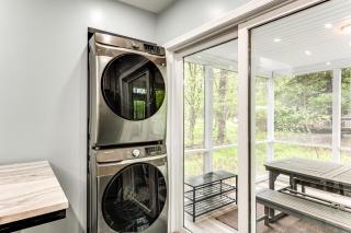 Less Than 2 Mi to Big Bass Lake Modern Mtn Chalet! - 2