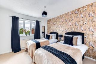 Shenley House - Excellent Location - Driveway Parking, Self-Check-In, TVs in Bedrooms and Fast Wifi by Yoko Property - Milton Keynes - 9