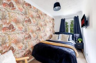 Shenley House - Excellent Location - Driveway Parking, Self-Check-In, TVs in Bedrooms and Fast Wifi by Yoko Property - Milton Keynes - 5