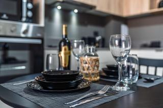 COMPAÑIA - Cama Premium - Terraza y Parrilla - Piscina - GYM - Wi-Fi - Security 24hr - 8