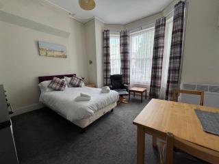 Devonshire House Holiday Flats - Eastbourne - 6