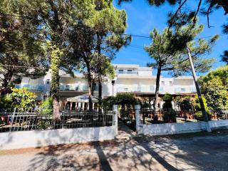 Bar Restorant Hotel “ MANI “ - Velipojë - 7