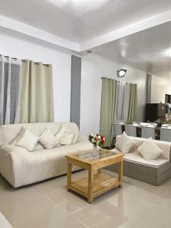 Ivory Bloom Transient House 4BR Puerto, Palawan - 8