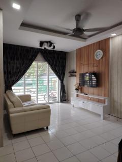 DIAZ Homestay - Sungai Buloh - 0