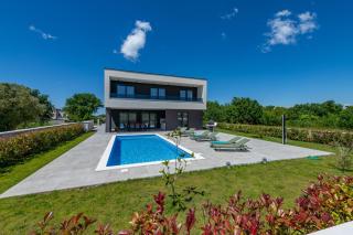 Villa Alba, a luxurious and beautiful villa near the sea - 3