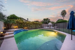 Reel fun Centrally Located w Movie Room Pool Hot Tub - Phoenix - 9