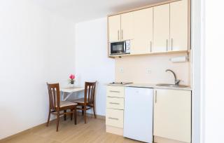 Amazing Apartment In Baska Voda - Baška Voda - 5