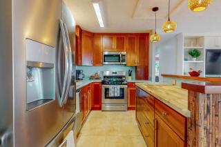 Pualani Island Getaway - Main House- 30-night minimum - Kailua-Kona - 3