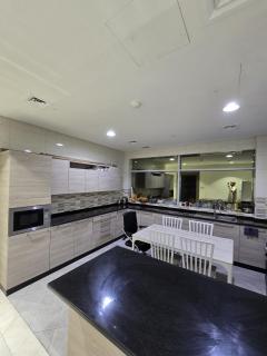 Shared room - Sabkhah - 6