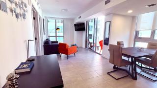 Sky-High oasis heated Pool & Gym Miami Skyline Vista - 3