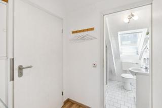 Helle Dachgeschosswohnung in Fußgängerzone - Cottbus - 4