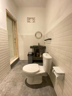 Lake Side Retreat & hot spring - 2