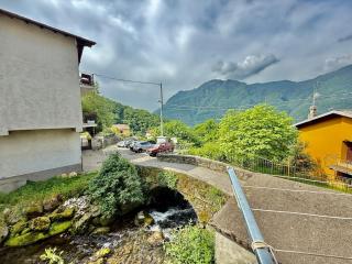 A house between a waterfall and a lake the enchantment of Nesso - Nesso - 5