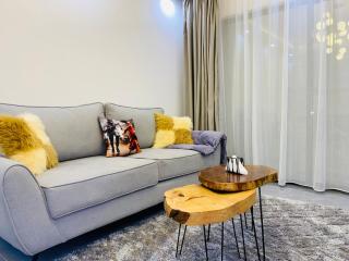 Refined 1BR With King Bd, Pool & Gym in Kileleshwa - Gatunga - 0