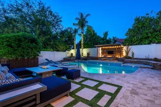 Outdoor retreat games and fitness room make for Vacation Vibes - Phoenix - 1