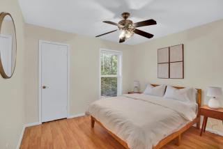 5 Bedroom 4 Bath Zilker Villa Big Yard in Zilker Barton Hills - 4