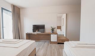 TIA Layover Rooms - Krujë - 6
