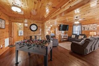 Log Cabin, View, Private 5 Acres, Hot Tub, Firepit, Family Retreat, 4BR 3BA, Sleeps 12 - Sevierville - 4