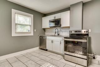 2 Mi to Mass Ave Convenient Townhome with Yard! - Indianápolis - 8