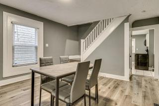 2 Mi to Mass Ave Convenient Townhome with Yard! - Indianápolis - 3
