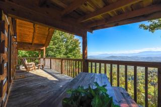 View! Private Studio Cabin,Hot Tub,RELAX,Honeymoon - Sevierville - 4