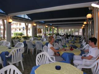 Hotel Garni Tahiti - Bibione - 3