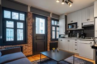 Cozy & Relax 1 BR Flat with Balcony - Istanbul - 0