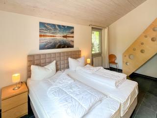 Wiesengeflüster E7 Ferienhaus mit Sauna, Kamin, Garten und Müritznähe - Röbel - 1