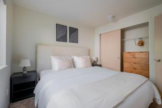 Blueground Univ Dist pet area elev nr UW SEA-863 - Seattle - 1
