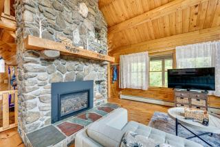 Alexandria Cabin with Patio, Grill and Deck - - 5