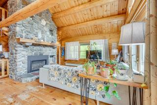 Alexandria Cabin with Patio, Grill and Deck - - 7